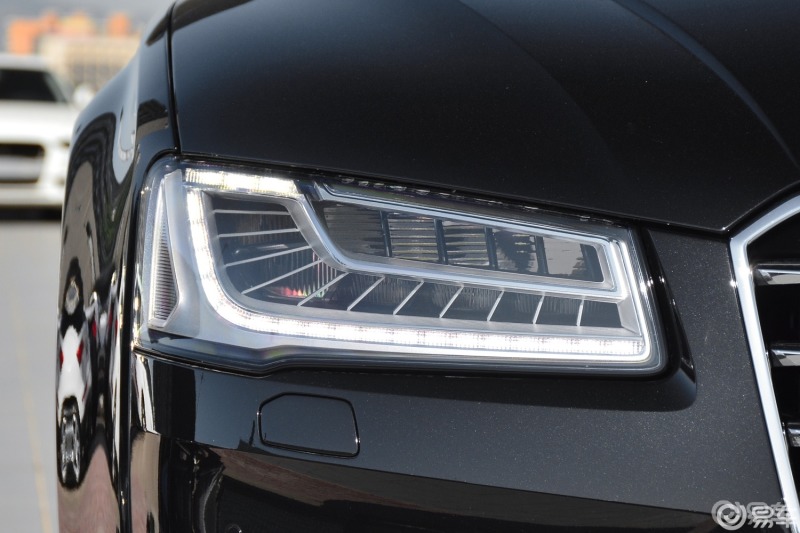 17款奥迪a8的车灯这么好看为啥不沿用下去呢这个是真的帅气奥迪