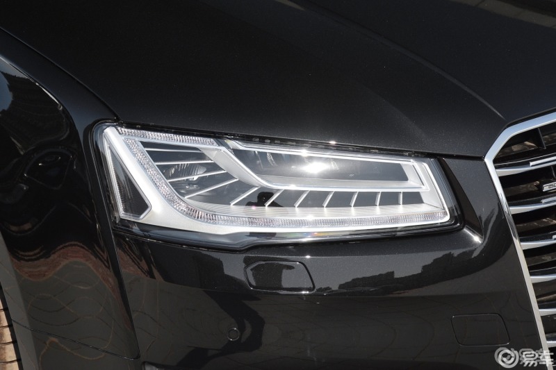 17款奥迪a8的车灯这么好看为啥不沿用下去呢这个是真的帅气奥迪