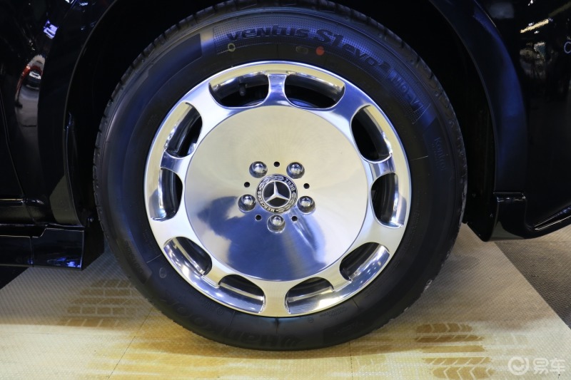 奔驰商务 威霆/v260轮毂个性定制款式多样随心调整 搭配外观衬托气质