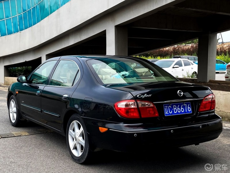 每日一帖#很经典的老车日产风度,当年也是价格不菲,舒适度很高,动力