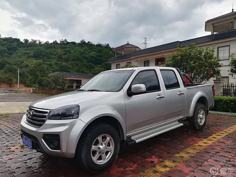 车生活街拍长城皮卡代表作风骏5民用皮卡的实用性性价比他都有拉货