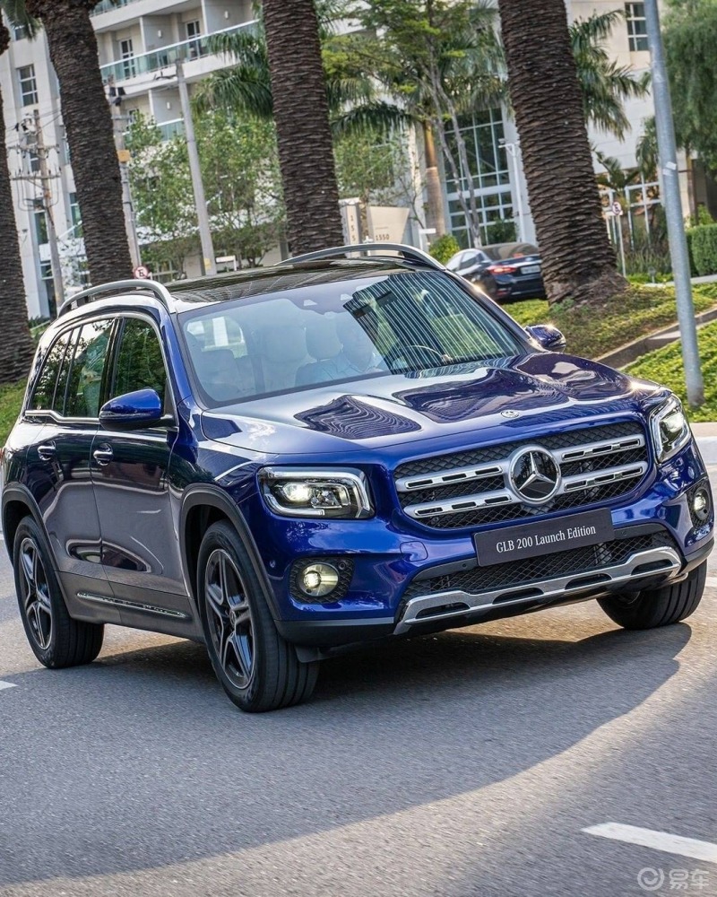 奔驰glb只要颜色到位,那么颜值也就随之提升了,排量虽然受市场排挤,但