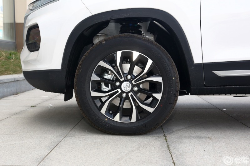 宝骏510更换一条轮胎大概多钱可以搞定