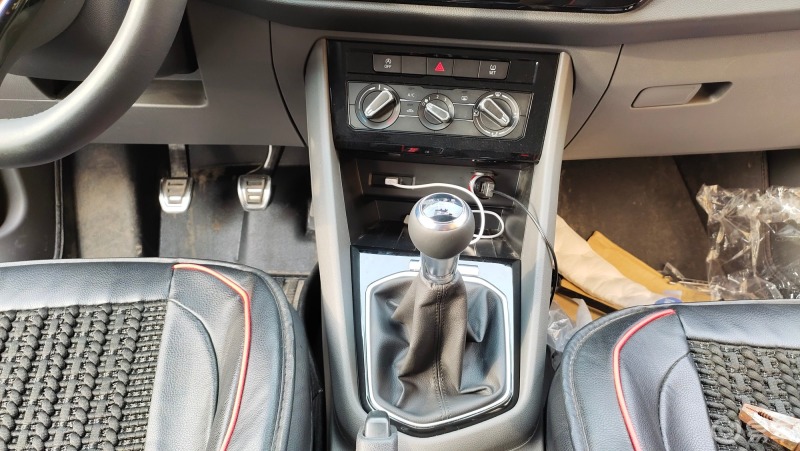 挑战全网最美爱车挡把#手动挡捷达vs5换了奥迪a3的挡球,感觉不错,来