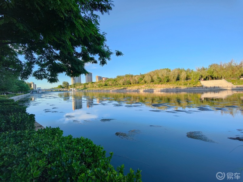 本地人趣哪玩陡河带状公园是沿着唐山市陡河两岸而建的休闲健身中心