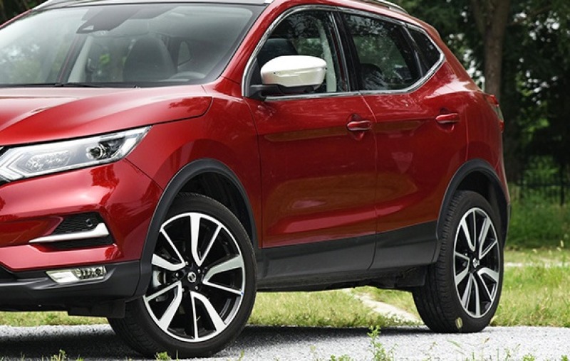 喜欢红色的车车这个日产满足了我所有的需求