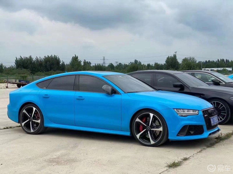 晒轮毂奥迪a7刀锋轮毂非常的帅气跑起来也想风火轮一样