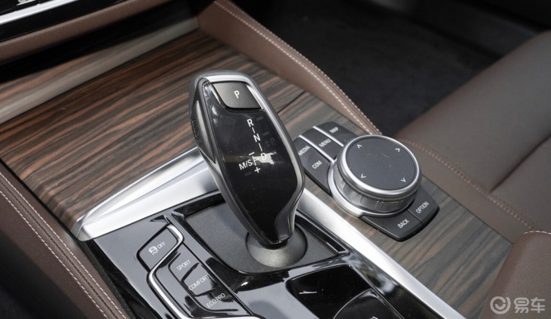 挑战全网最美爱车挡把# 宝马5系这个档把还是很好看的