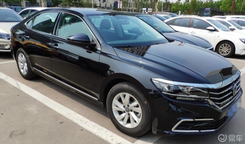 买帕萨特1.4t商务版的,一个月需要还多少钱?