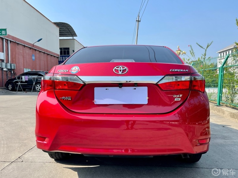 每日油耗#街拍红色小车卡罗拉,跟经济适用的一款车,空间大油耗低