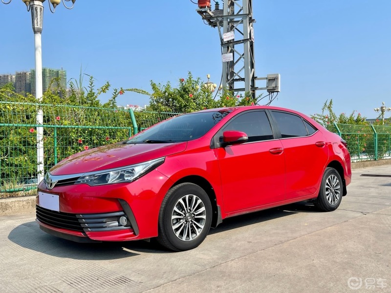 每日油耗#街拍红色小车卡罗拉,跟经济适用的一款车,空间大油耗低