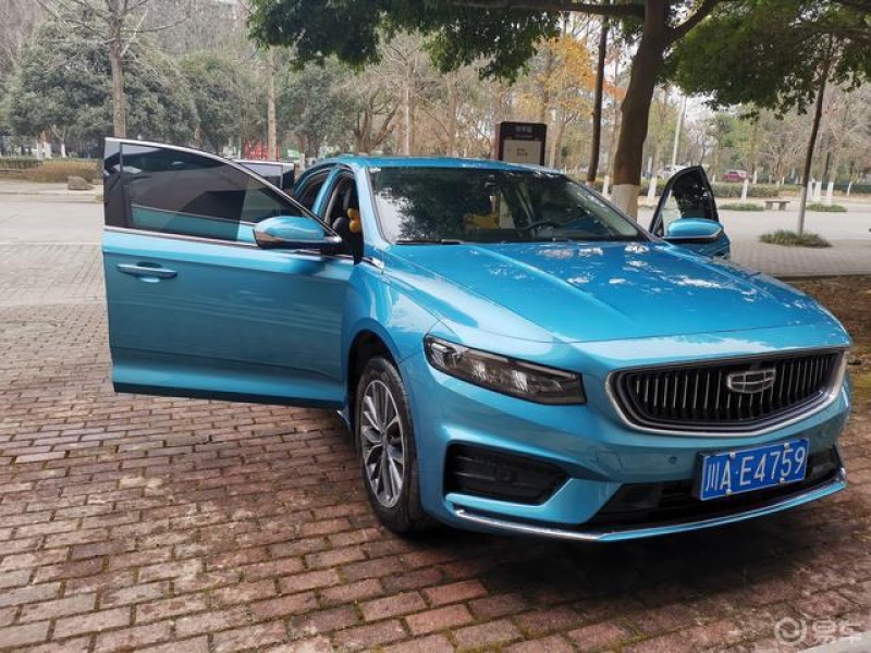 冰蓝色等了三个月才到车,真是太不容易了