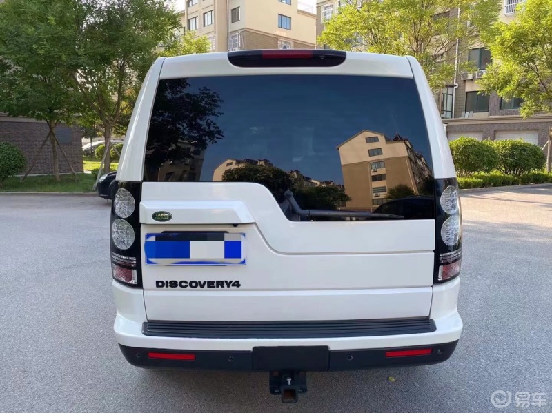 汽车生活# 一代经典路虎发现4,方方正正的外观特别吸粉,每一个硬派