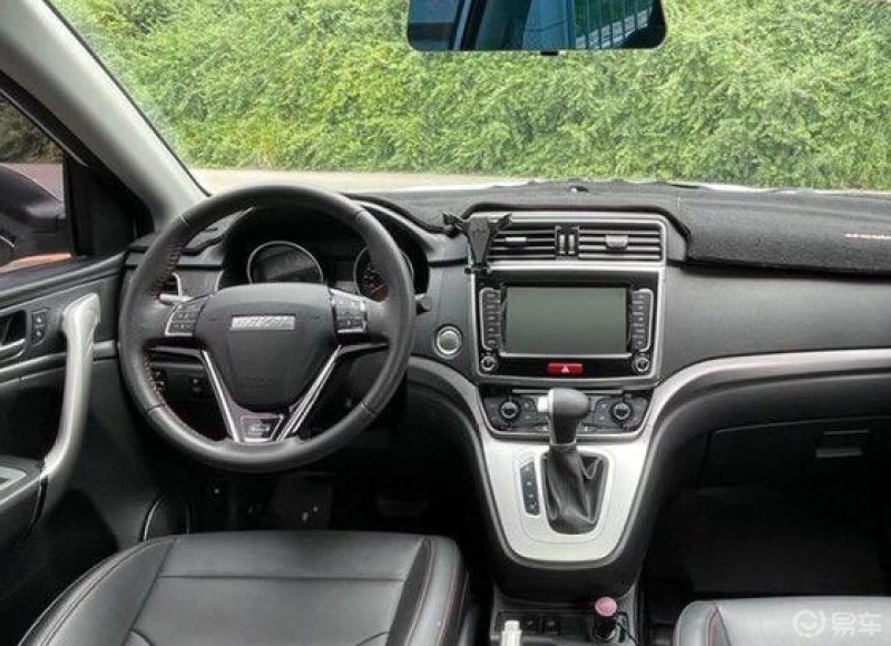 哈弗m6的中控屏黑屏了是怎么回事?