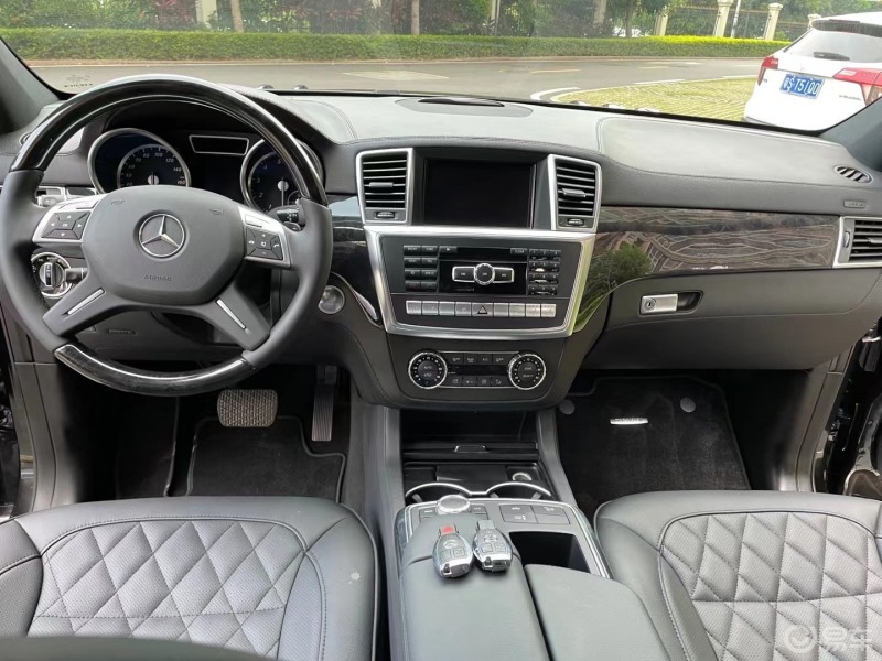 17款奔驰gl550amg售价27万豪华稳重