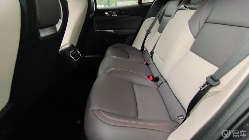 【济南领克】用车:领克02的后排座椅可以放到放到之后,后面可以放一个