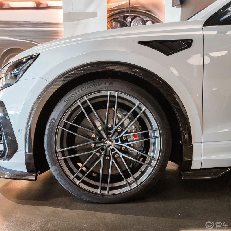 奥迪rsq8rabt版本轮毂和尾灯太帅了
