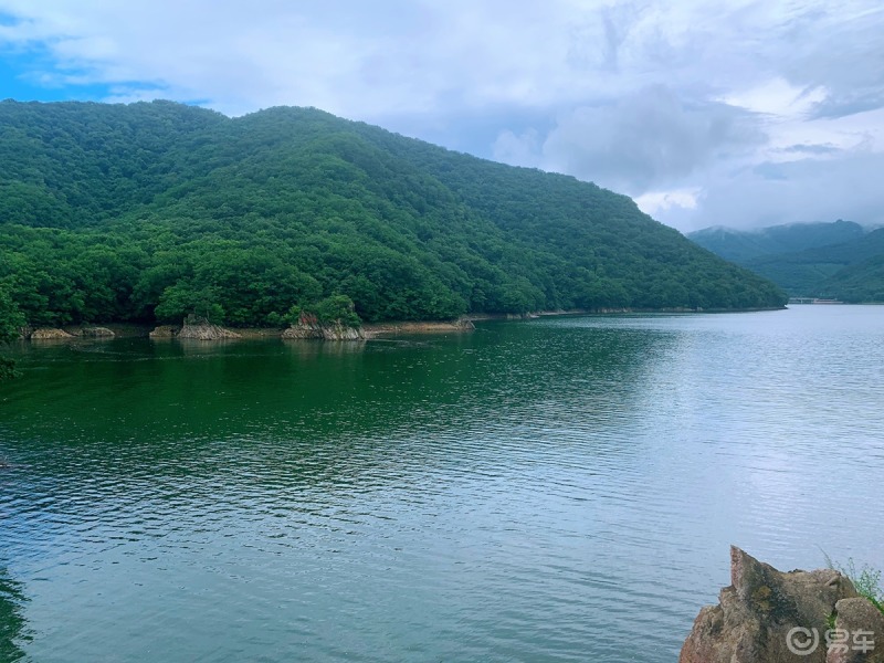 30天拍车挑战# 自驾游本溪观山湖景区, 这里湖光山色,景色宜人,空气