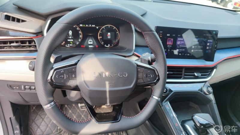 每日打卡#领克06的多功能方向盘还是可圈可点的,运动且显简约,滴滴