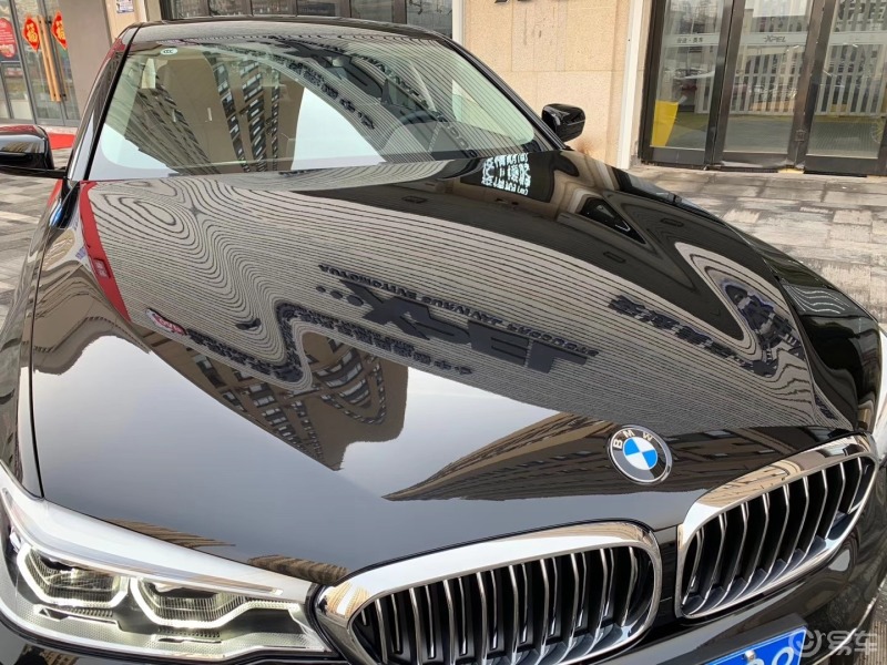 30天拍车挑战#宝马5系,这车漆靓的跟镜面没啥区别啊,都可以当镜子用