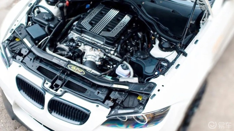 作为历史上发动机缸数最多排量最大转速最高的宝马m3车型e92m3可谓是