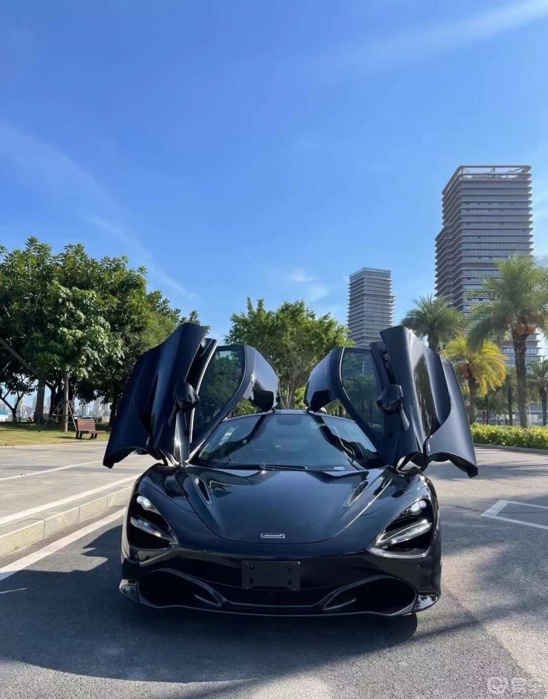随手拍街边豪车#迈凯伦720s把黑色驾驭的到了极致.