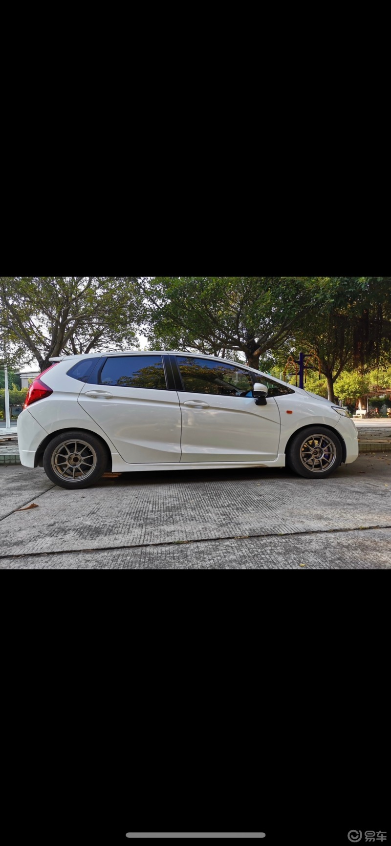 晒轮毂第三代飞度好像用什么轮廓都好看随街一拍都成大片买了第三代