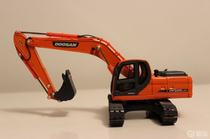 收集过的汽车模型#今天来个斗山dx225lca挖掘机1:18工程机械合金模型