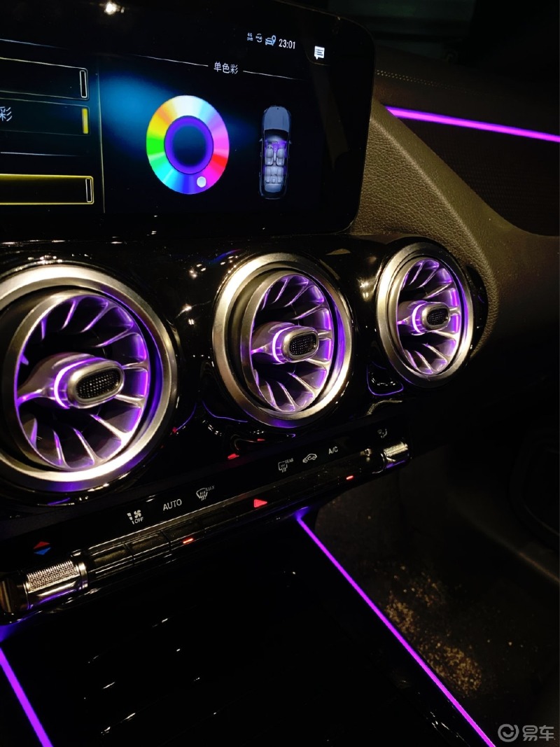新款奔驰gla200加装64色氛围灯,颜值担当吖,帅爆了 676767