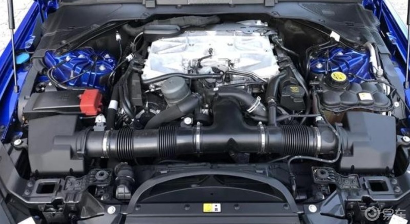 男人梦想车梦想之车是这款捷豹车型采用捷豹的50升涡轮增压v8发动机