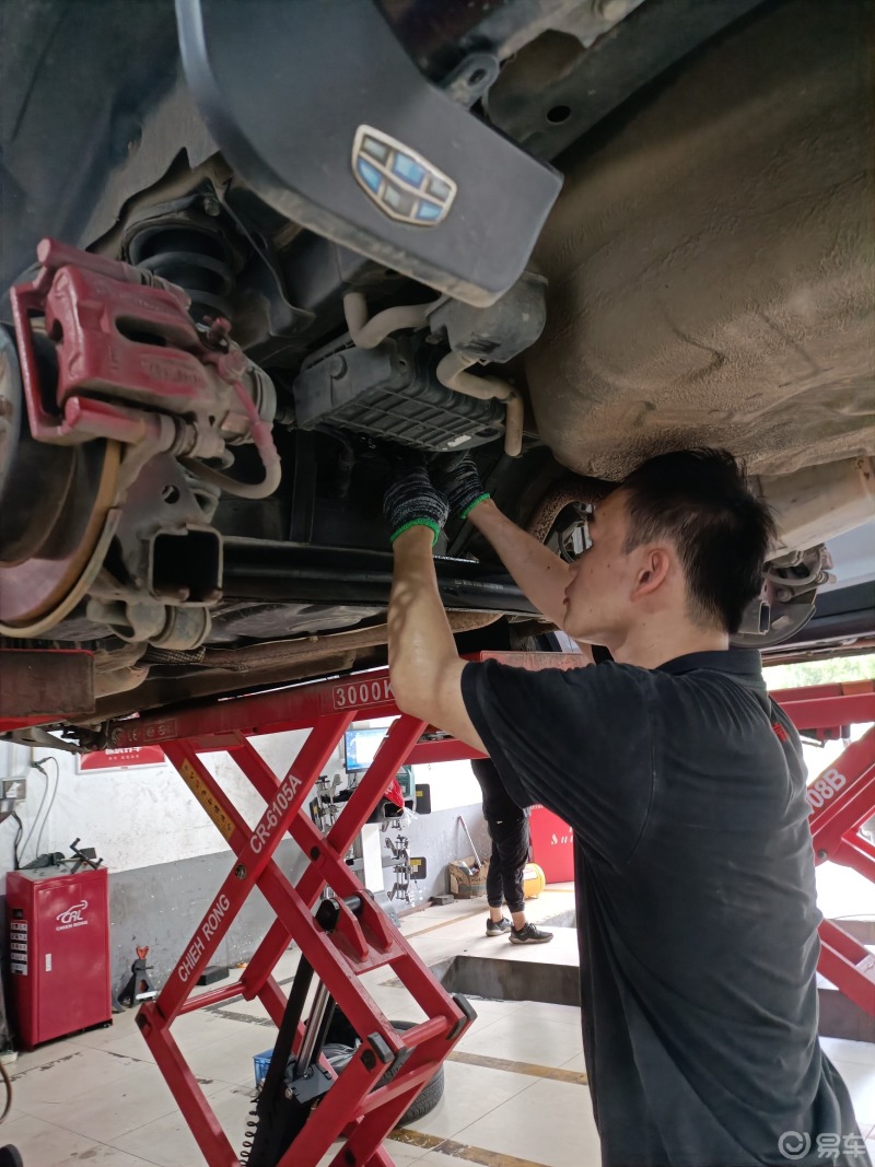 我的修车花费#不知不觉跑了十万公里了,已是时候给帝豪保养保养了,换