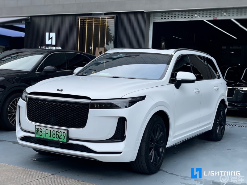 lightning|理想one【·缎面皓月白·】 皓月当空 爱的人