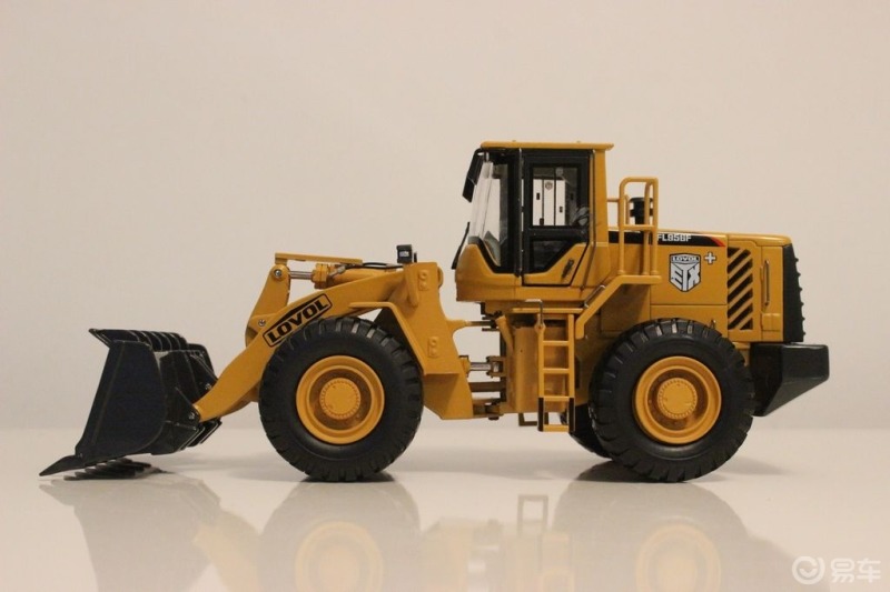 我收集过的汽车模型#雷沃装载机1:18工程机械模型,外观霸气十足很
