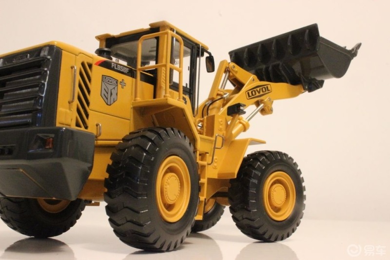 我收集过的汽车模型#雷沃装载机1:18工程机械模型,外观霸气十足很