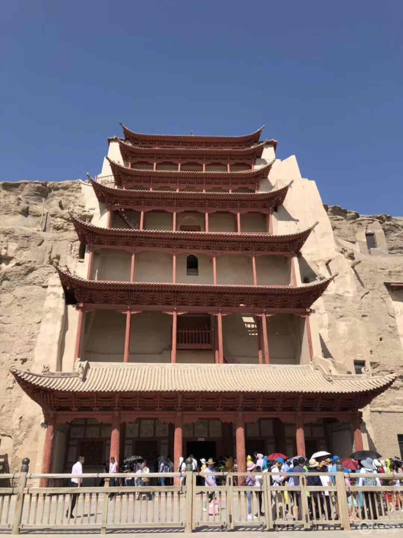 去敦煌不可错过的景点虽然这里不太出片因为石窟内是禁止拍摄的只有