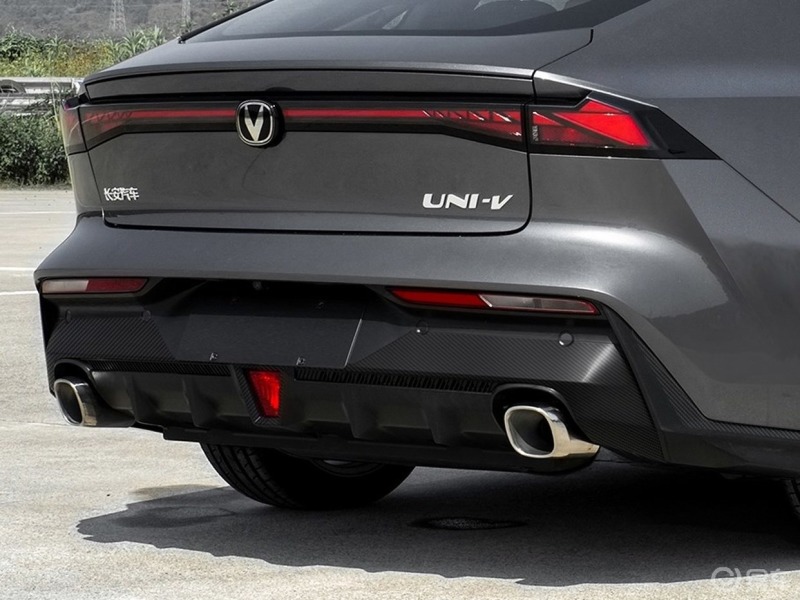 长安版a5来了颜值还是很不错的