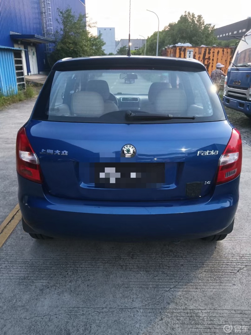 30天拍车挑战老款斯柯达晶锐是不是看着很可爱像个小胖子一样招人喜欢