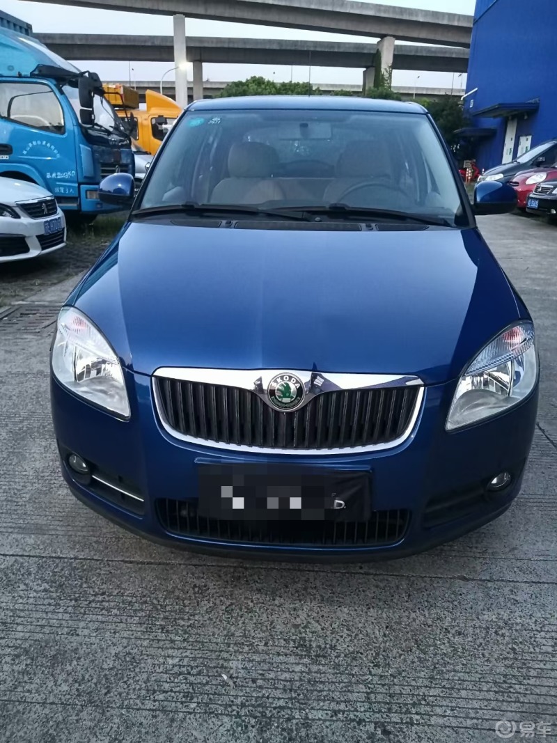 30天拍车挑战老款斯柯达晶锐是不是看着很可爱像个小胖子一样招人喜欢