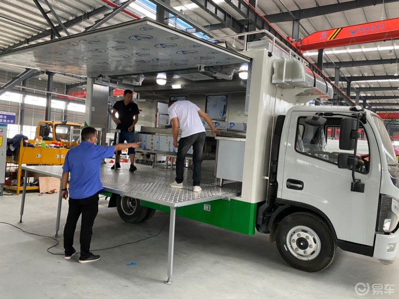 流动家宴厨房餐车,移动家宴餐车改装厂