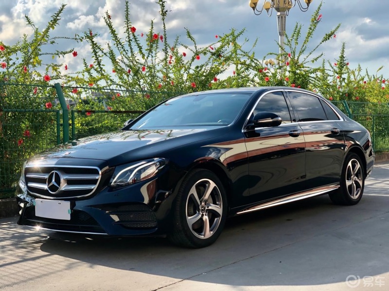 每日打卡#街拍运动气息很强的奔驰e300.