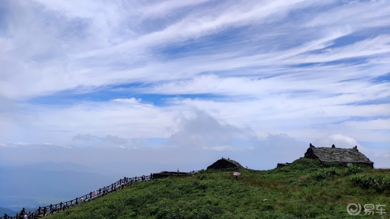 最美风景#江西武功山金顶的风采确实让人流连忘返,云海翻腾,巍巍青山