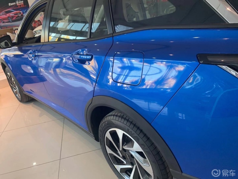 30天拍车挑战东风风神奕炫这款颜色很亮眼蓝色出众的个性风格