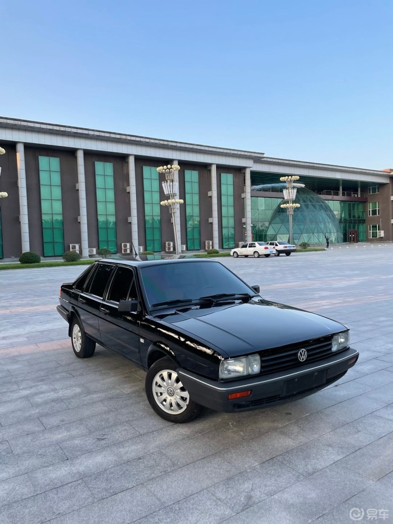 30天拍车挑战经典的大众桑塔纳校外称他为普桑从90年代进入中国以来