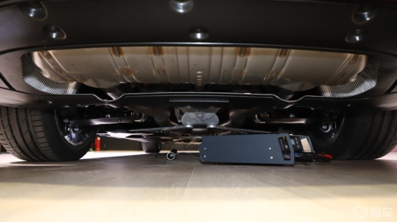 宝马7系有空气悬架吗?这个功能好不好用?