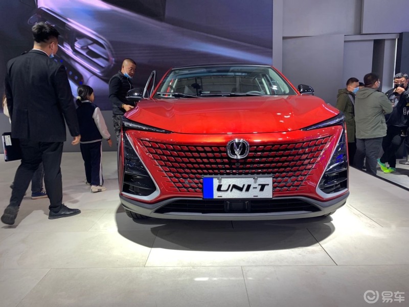 30天拍车挑战长安unit红色特别显眼绚丽的颜色非常迷人这款颜色太适