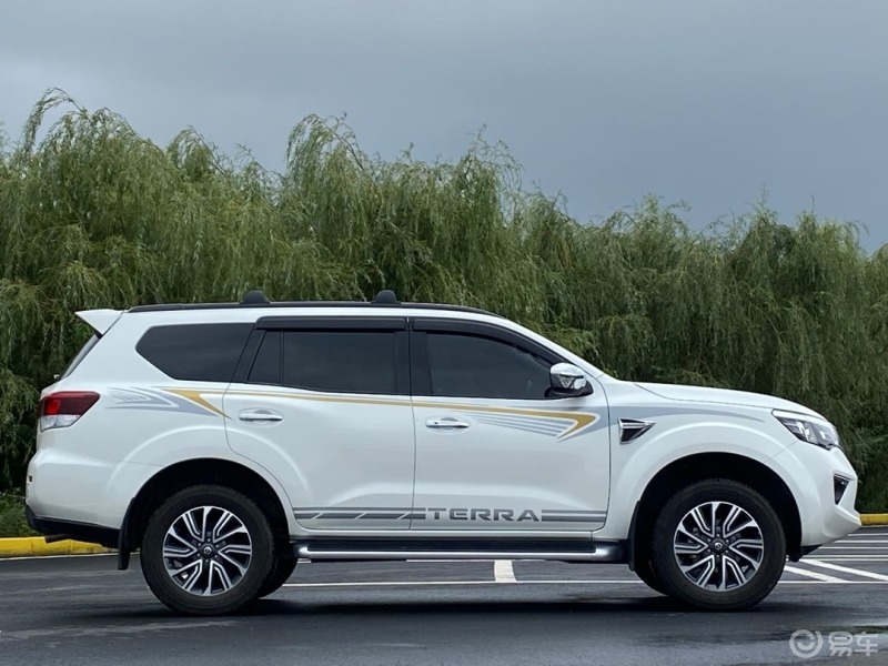 每日打卡街拍日产硬派越野车途达非承载车身越野能力很强能带你去任何