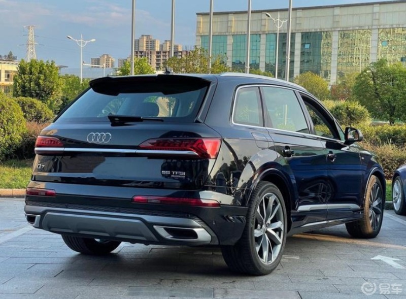 奥迪q73.0t最低配的裸车价格是多少?_奥迪q7社区_易车社区