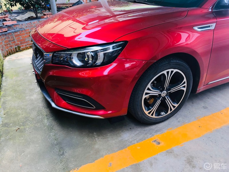 30天拍车挑战鲜红色的名爵6颜色这么鲜艳这么的显眼性价比超高