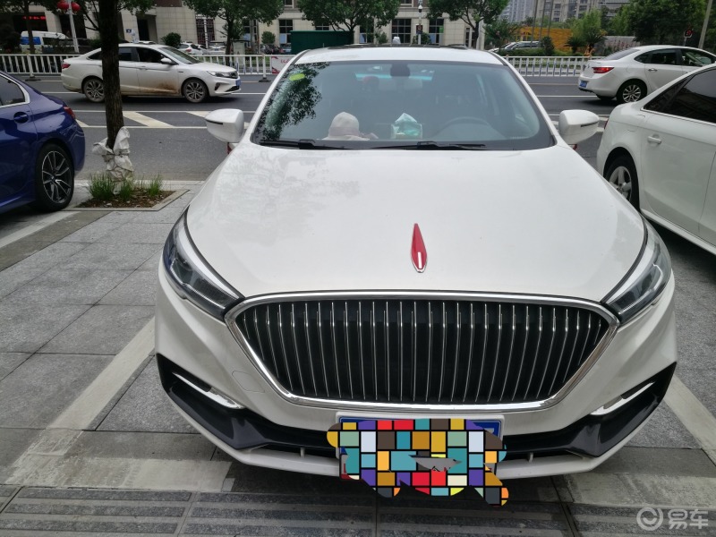 白色红旗h5画风清秀飘逸动力不错