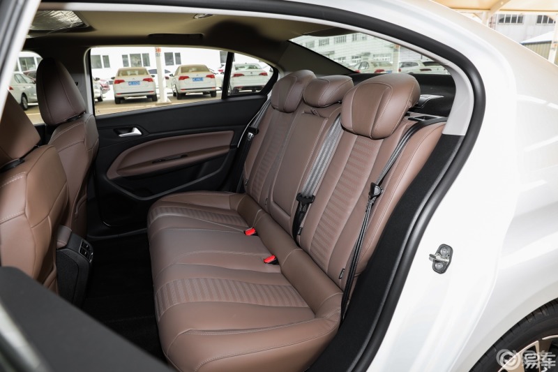 标志408车子后排空间怎么样?_标致408社区_易车社区